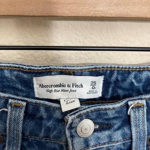 Abercrombie & Fitch Curve Love High Rise Distressed Mom Jeans Medium Wash 25 / 0 - Picture 7 of 12